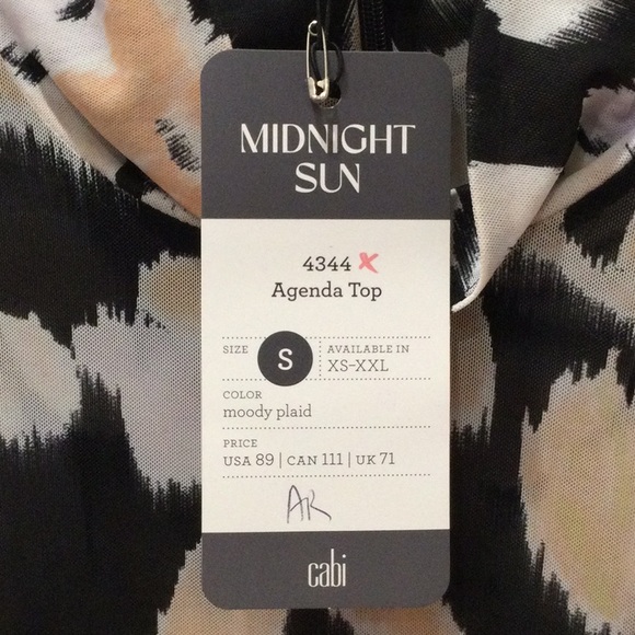 Never worn w/ tags mock neck shirt - Picture 5 of 5